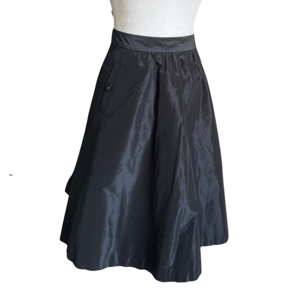 Tory Burch Black Fit and Flare Skirt. Size 6. Mint Condition. - Picture 1 of 3